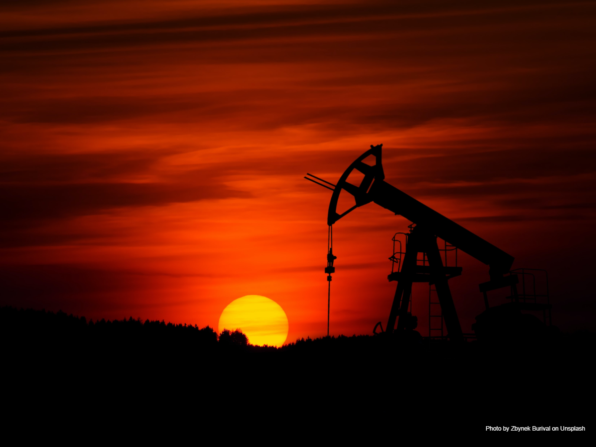 Photo by Zbynek Burival on Unsplash pelatihan HSE GAS OIL