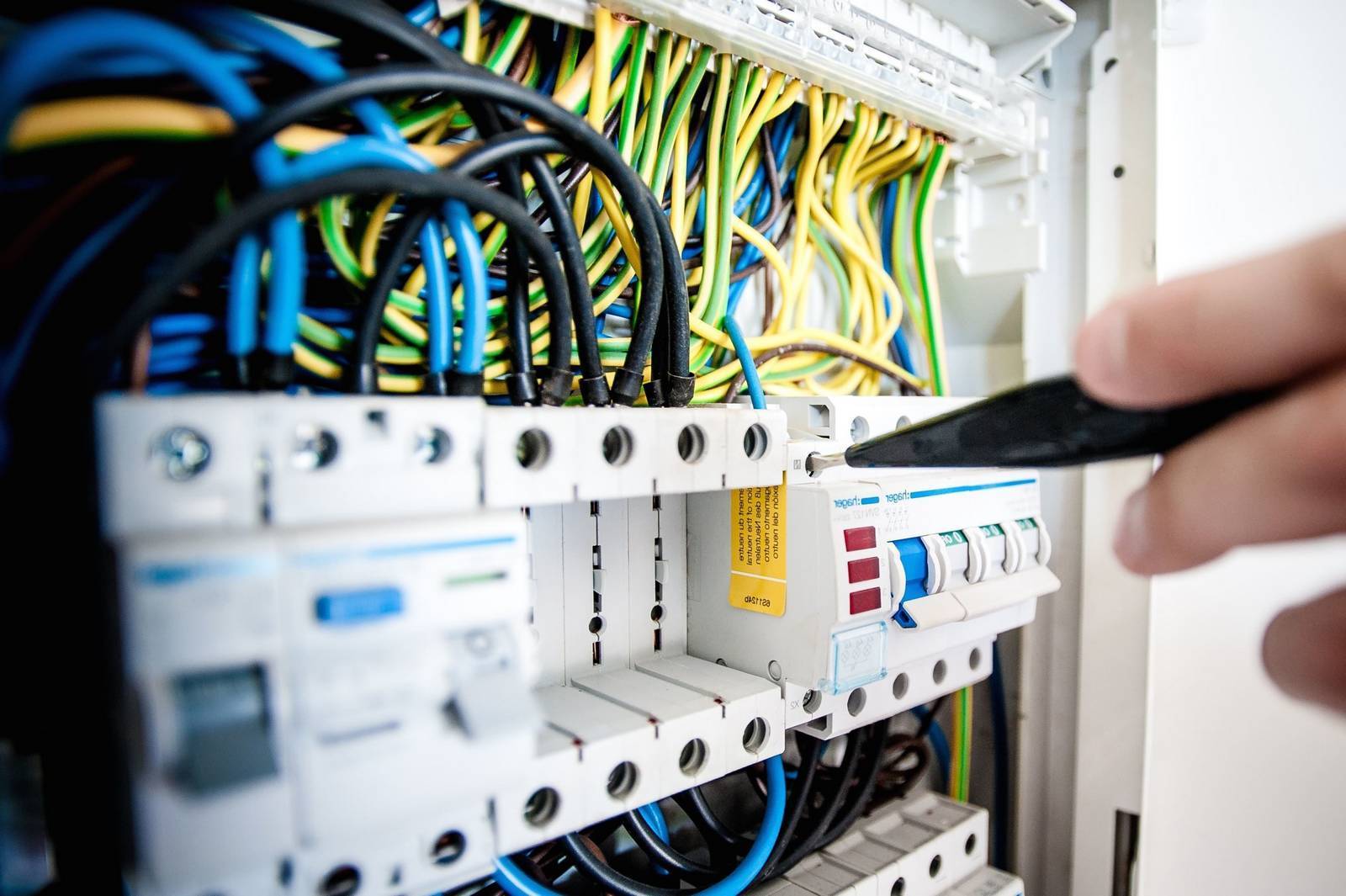 Teknik Instalasi dan Proteksi Listrik