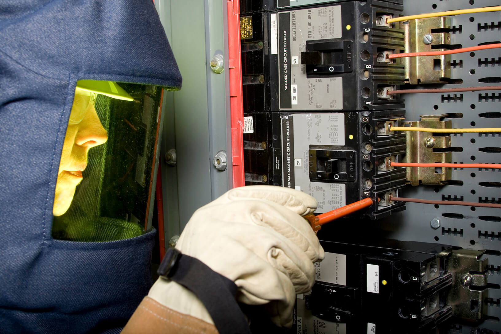 electrician-arc-flash-suit Training : Pelatihan K3 Listrik